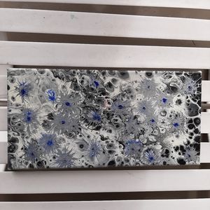 Acrylic poor with a splash of Hawaii